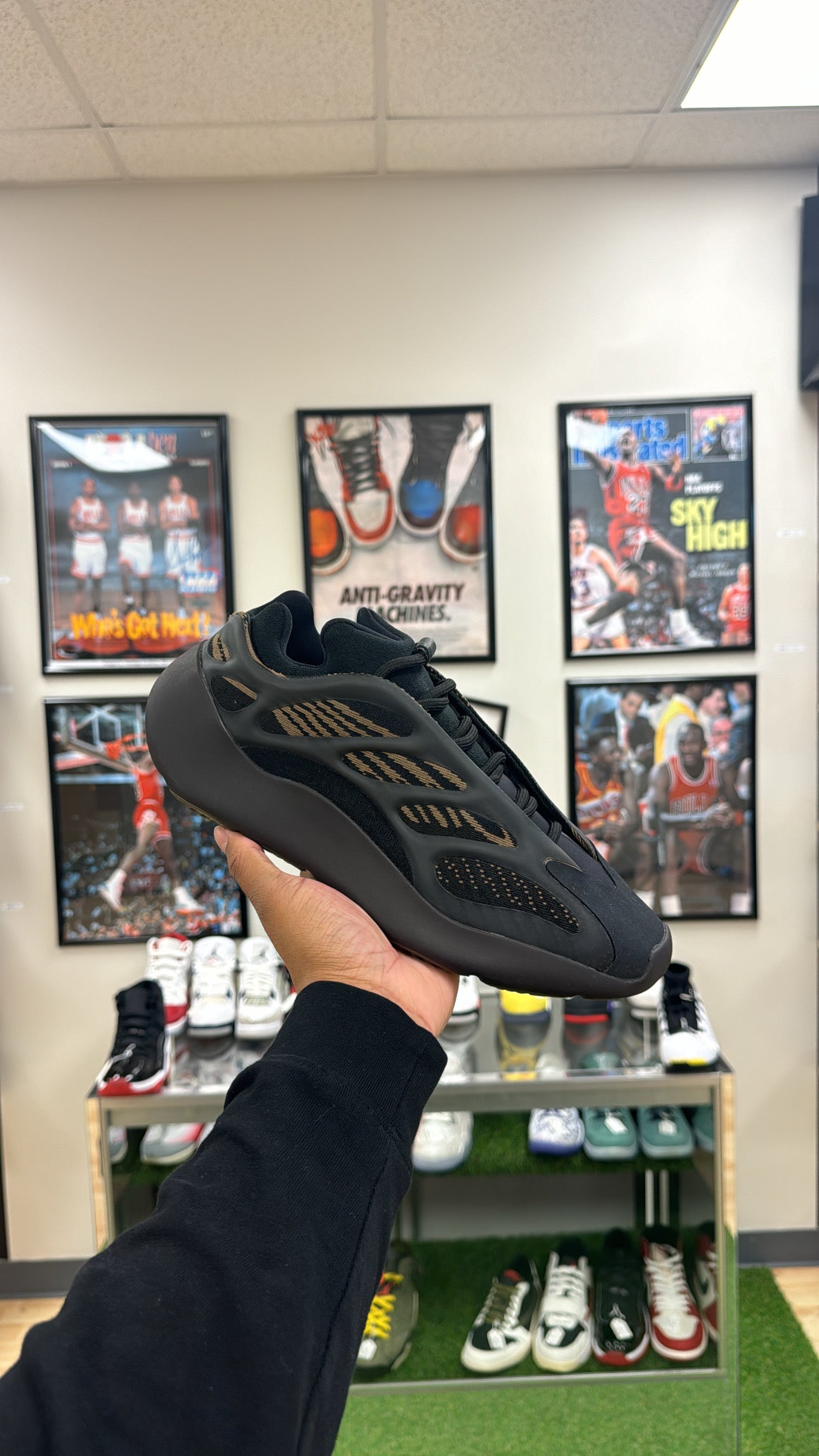 Yeezy 700 V3 “Clay Brown” (Sz 9.5)