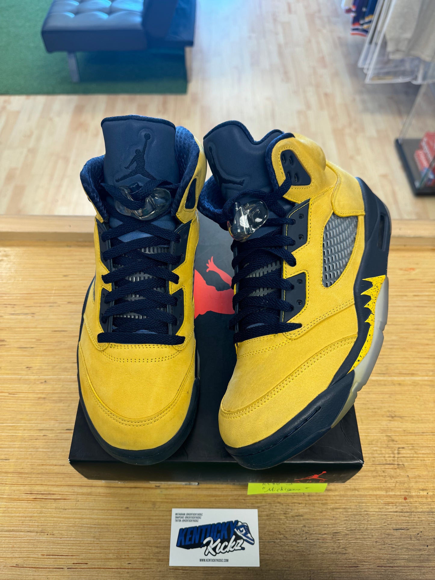 Jordan 5 Retro “Michigan” (Sz 10)