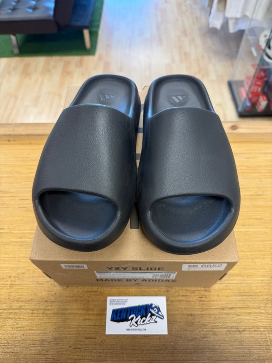 Yeezy Slide “Onyx” (Sz 8)