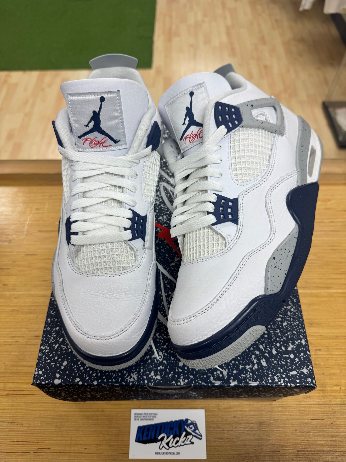 Jordan 4 Retro “Midnight Navy” (Sz 9.5)