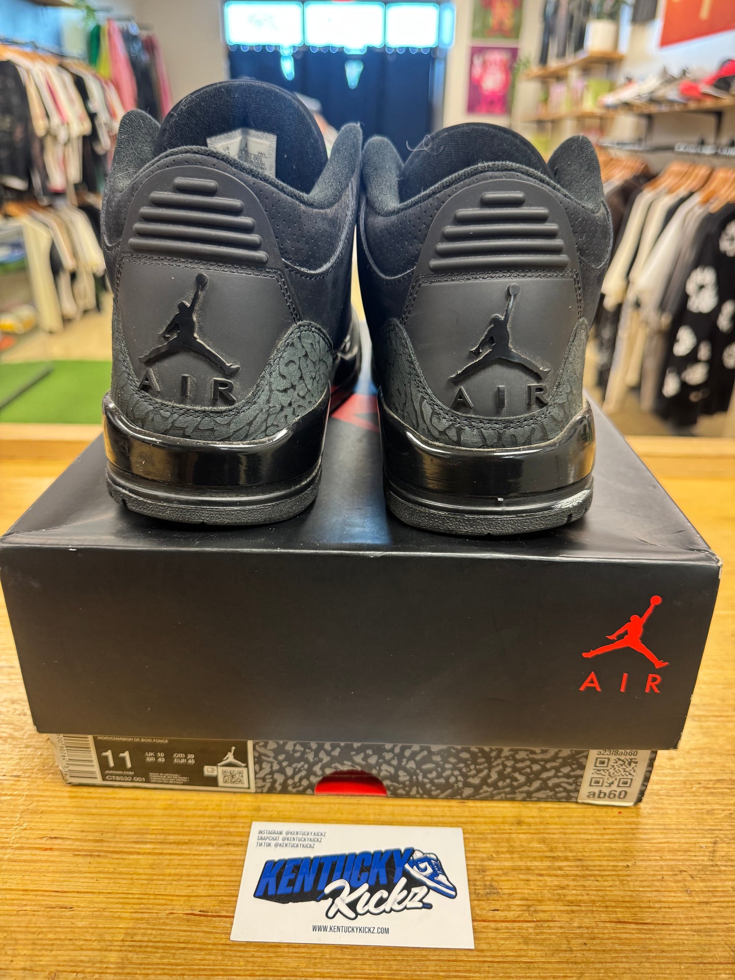 Jordan 3 Retro “Black Cat” 2025 (Sz 11)