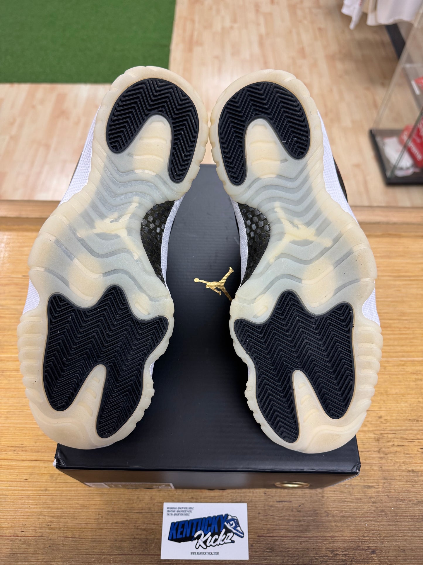 Jordan 11 Retro “DMP Gratitude” (Sz 11)