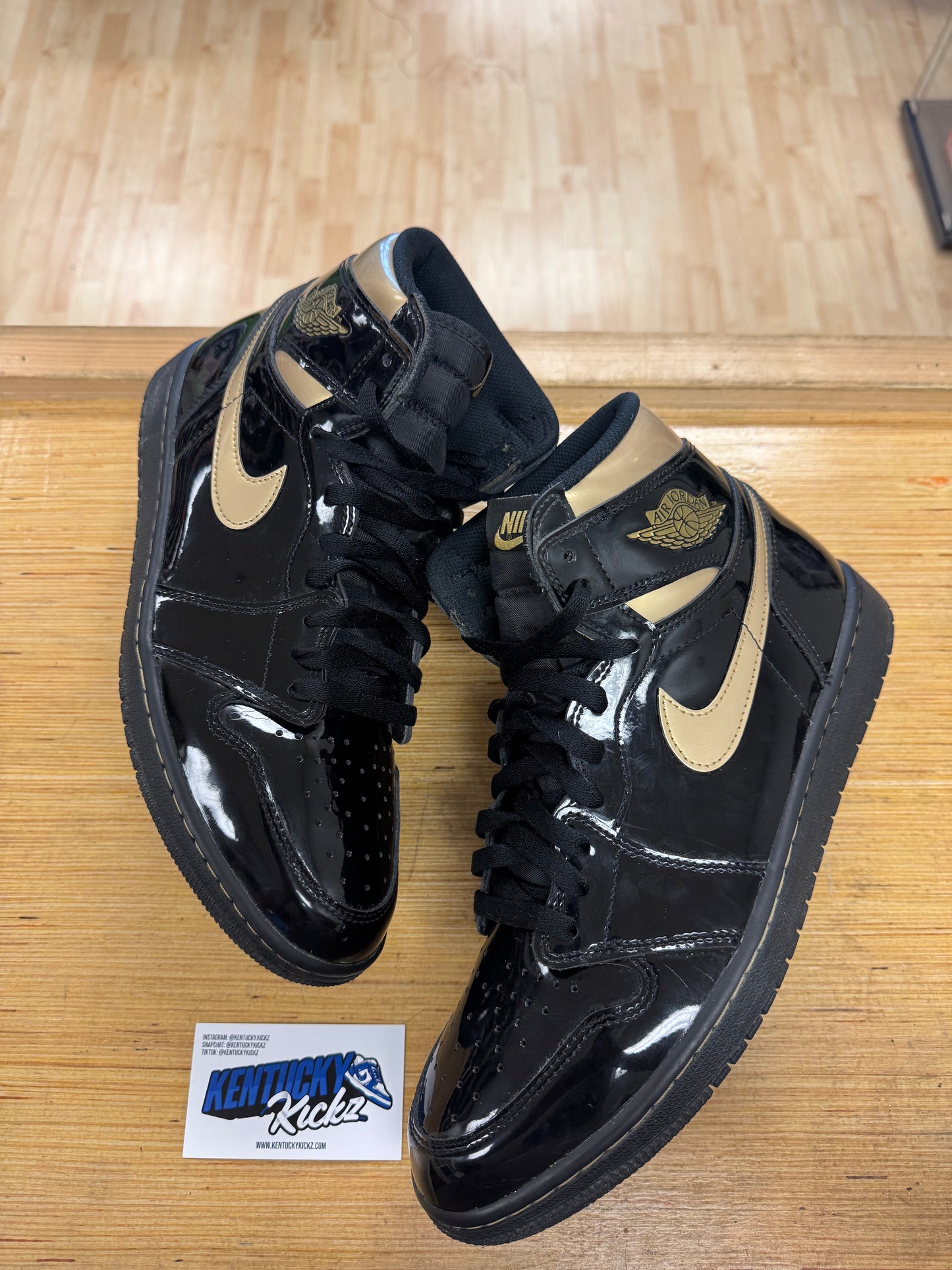 Jordan 1 Retro “Black Metallic Gold” 2020 (Sz 11.5)