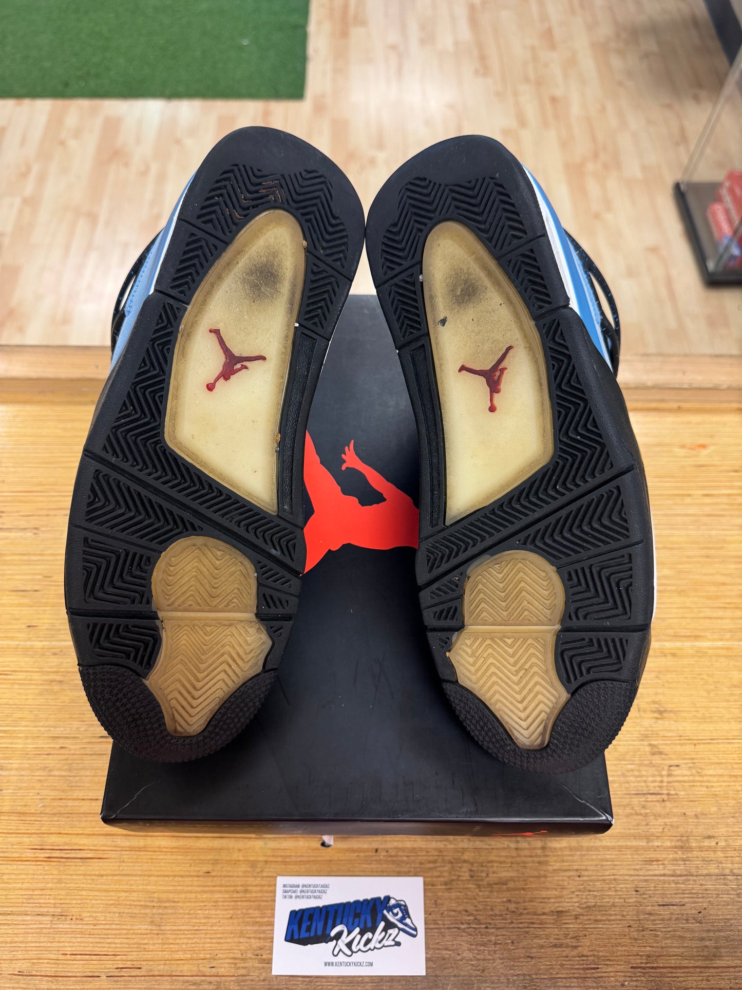 Jordan 4 Retro “Travis Scott” (Sz 10)