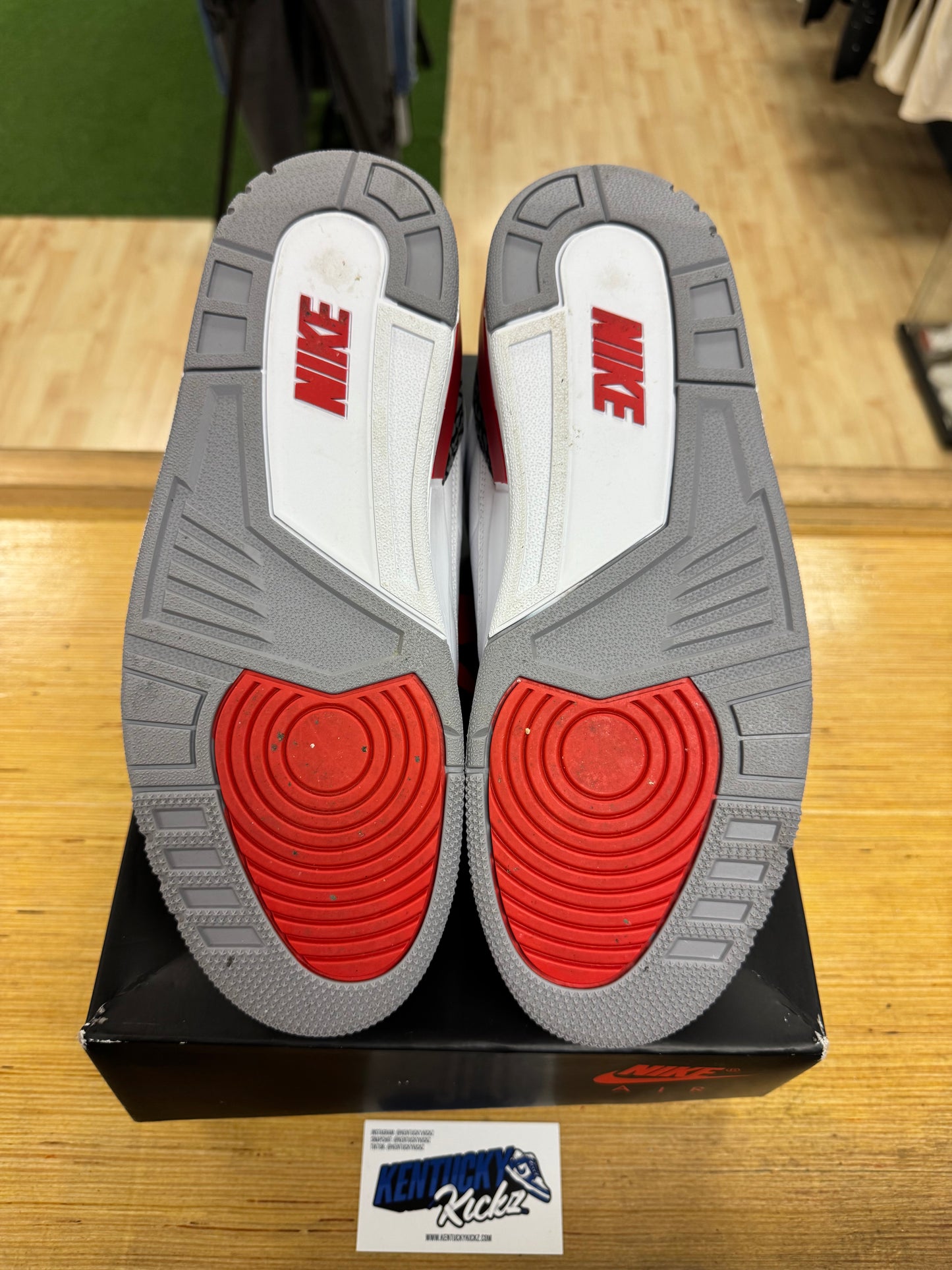 Jordan 3 Retro “Fire Red” 2022 (Sz 11)