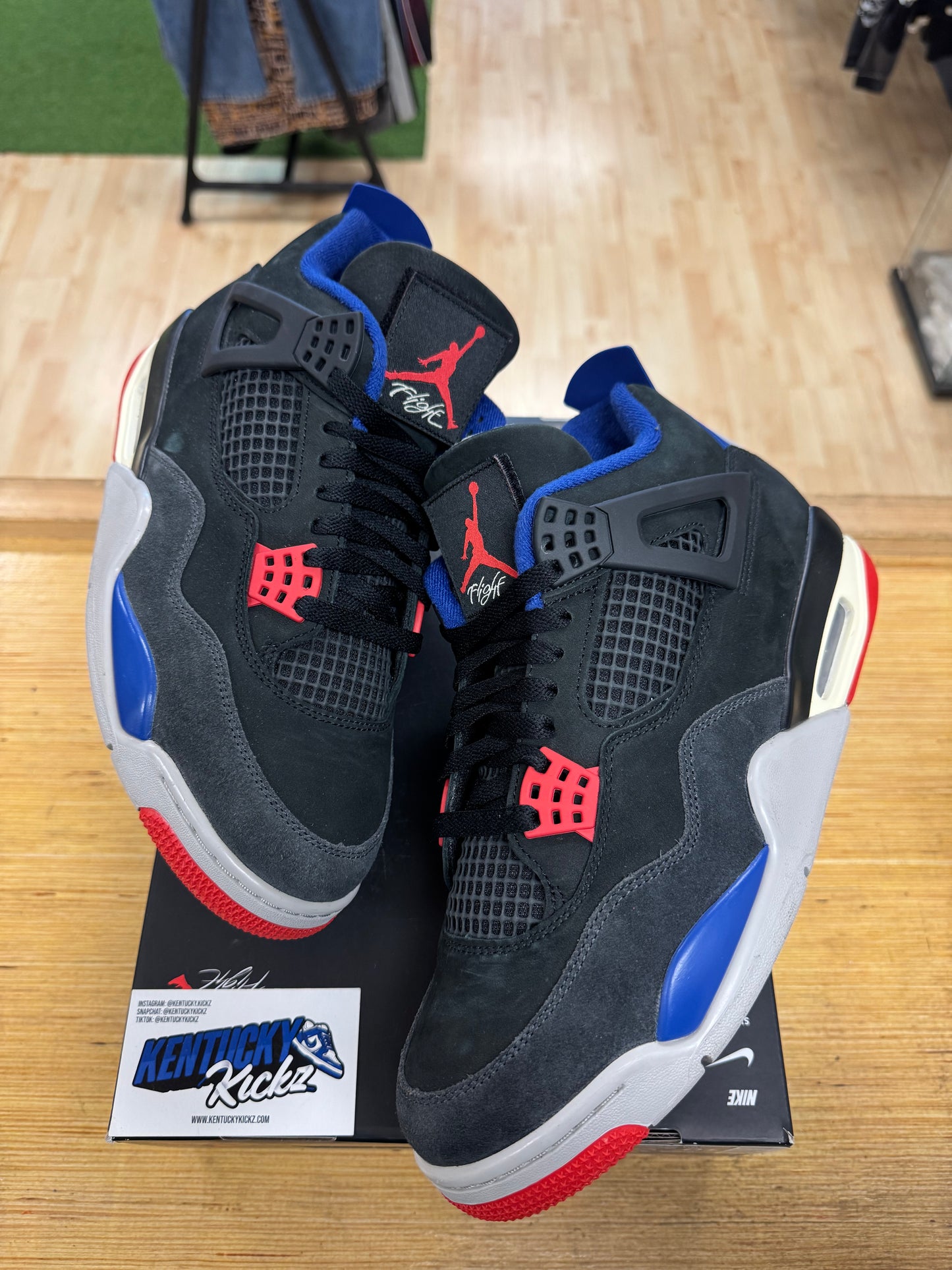 Jordan 4 Retro “Rare Air” (Sz 10)