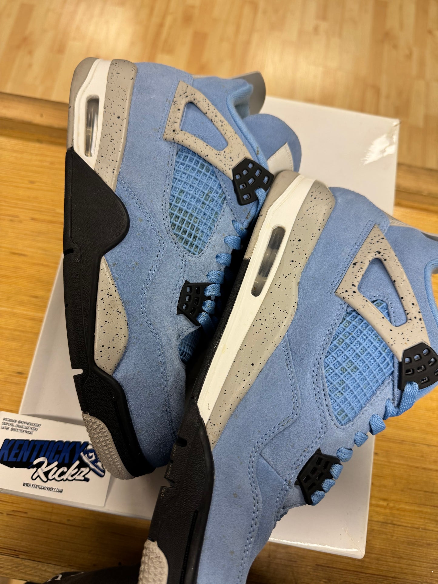 Jordan 4 Retro “University Blue” (Sz 10)