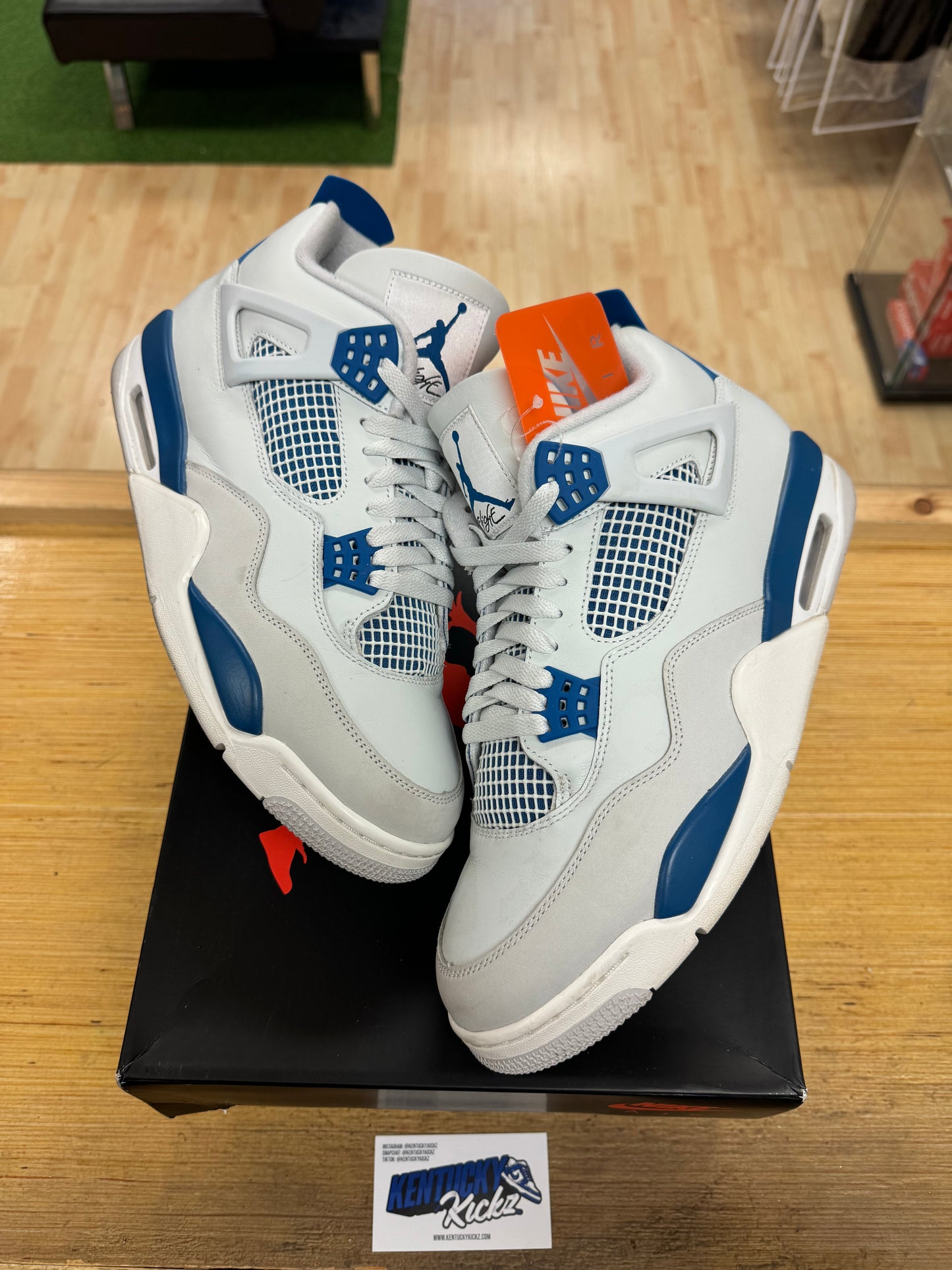 Jordan 4 Retro “Military Blue” (Sz 12)