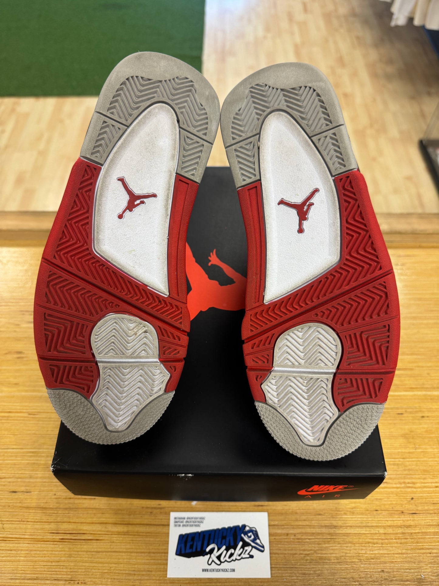 Jordan 4 Retro “Fire Red” 2020 (Sz 6Y)