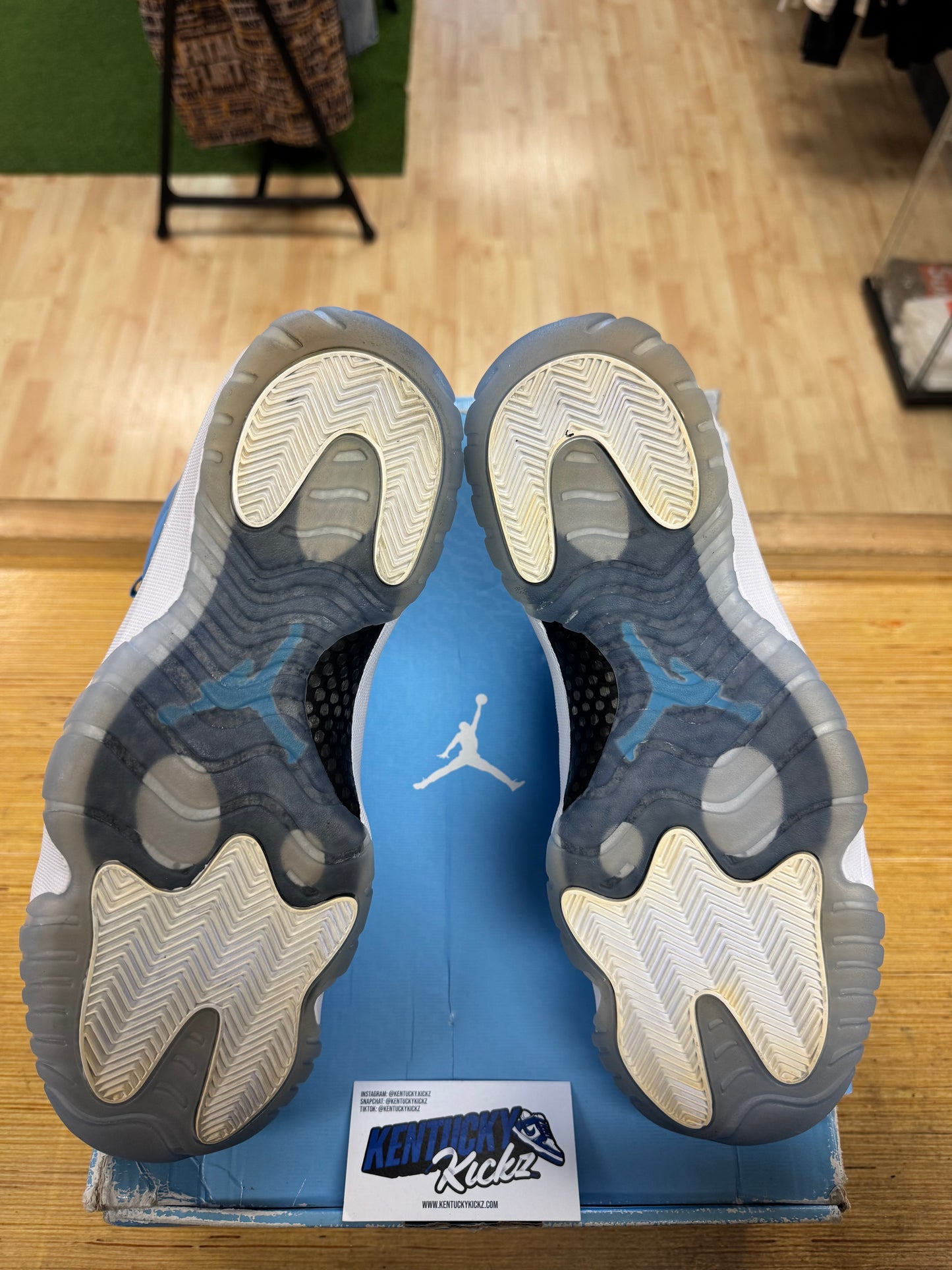Jordan 11 Retro “Pantone” (Sz 11.5)