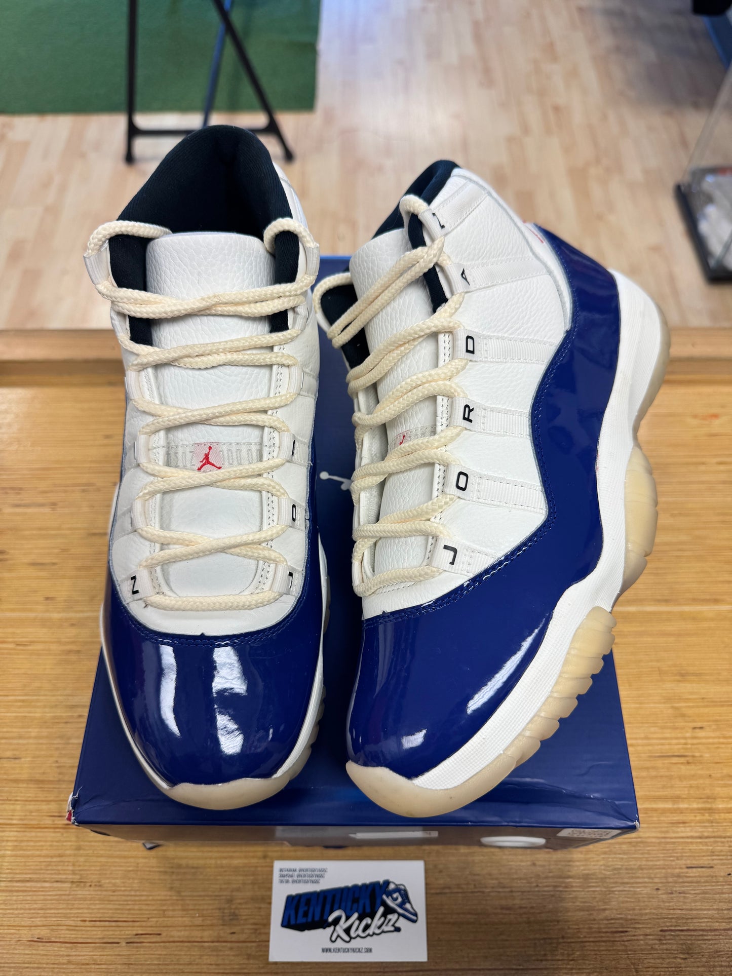 Jordan 11 Retro “Rare Air” (Sz 10)