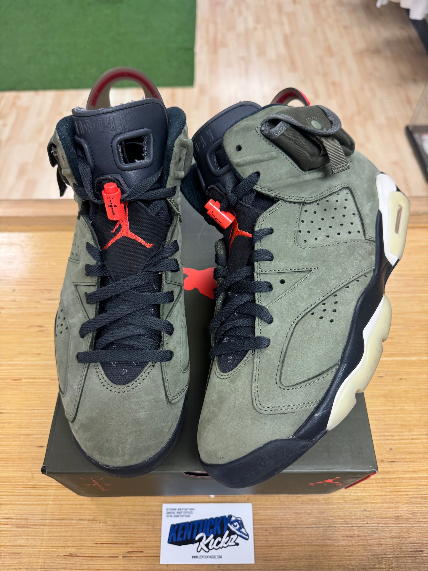 Jordan 6 Retro “Travis Scott” (Sz 10.5)