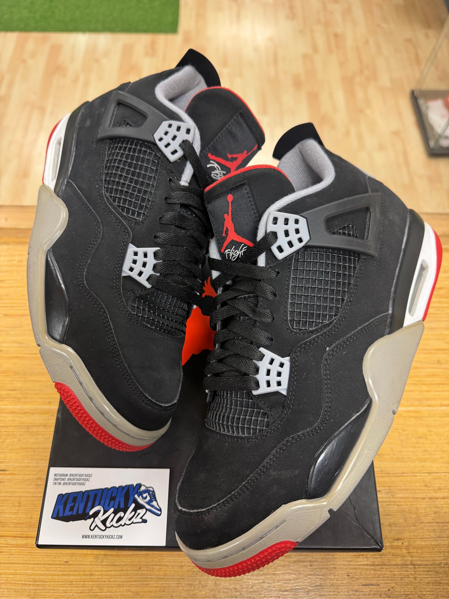 Jordan 4 Retro “Bred” 2019 (Sz 10.5)