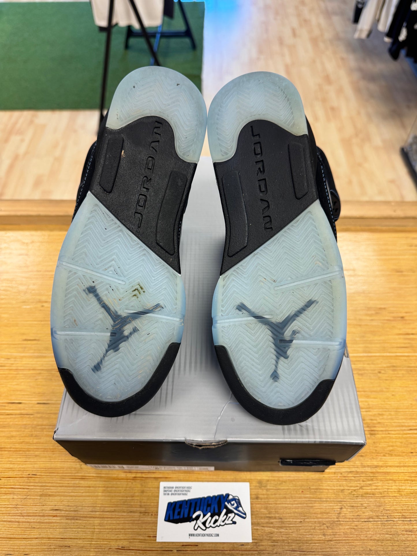 Jordan 5 Retro “Black University Blue” 2026 (Sz 6Y)