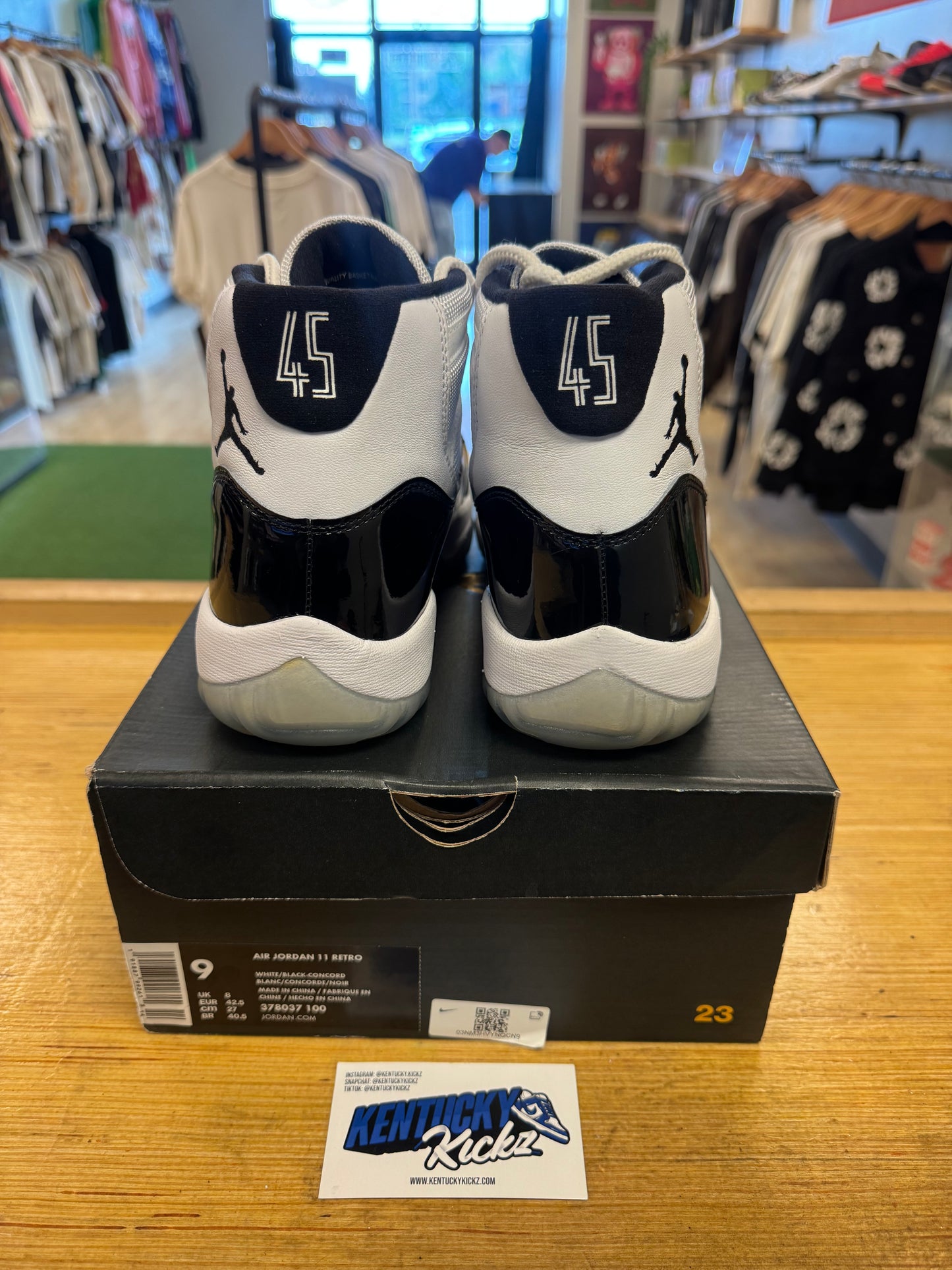 Jordan 11 Retro “Concord ” 2028 (Sz 9)