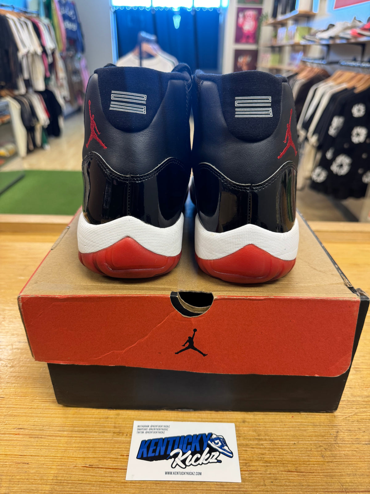 Jordan 11 Retro “Playoffs Bred” 2019 (Sz 11.5)