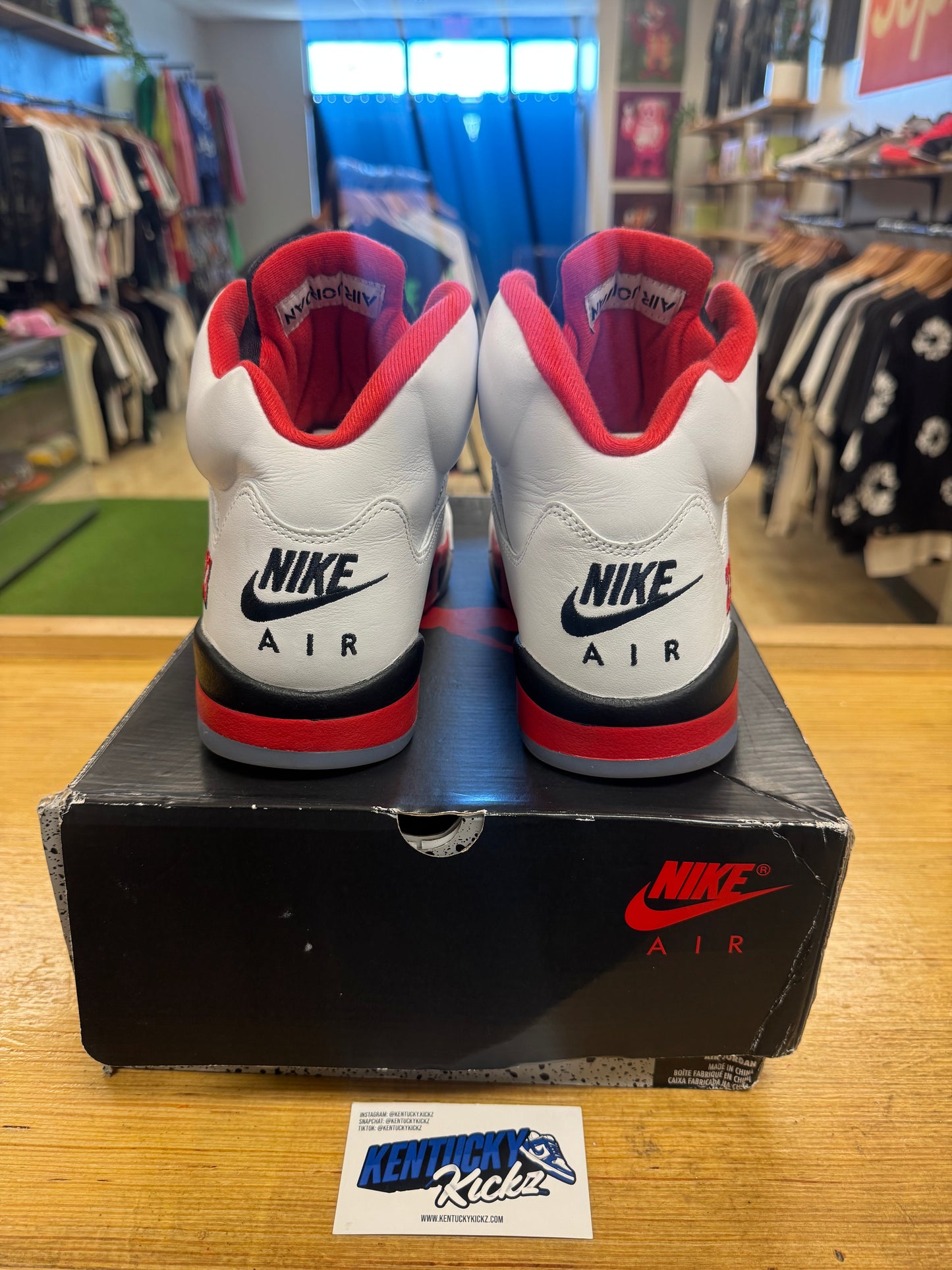 Jordan 5 Retro “Fire Red Black Tongue” 2025 (Sz 11)