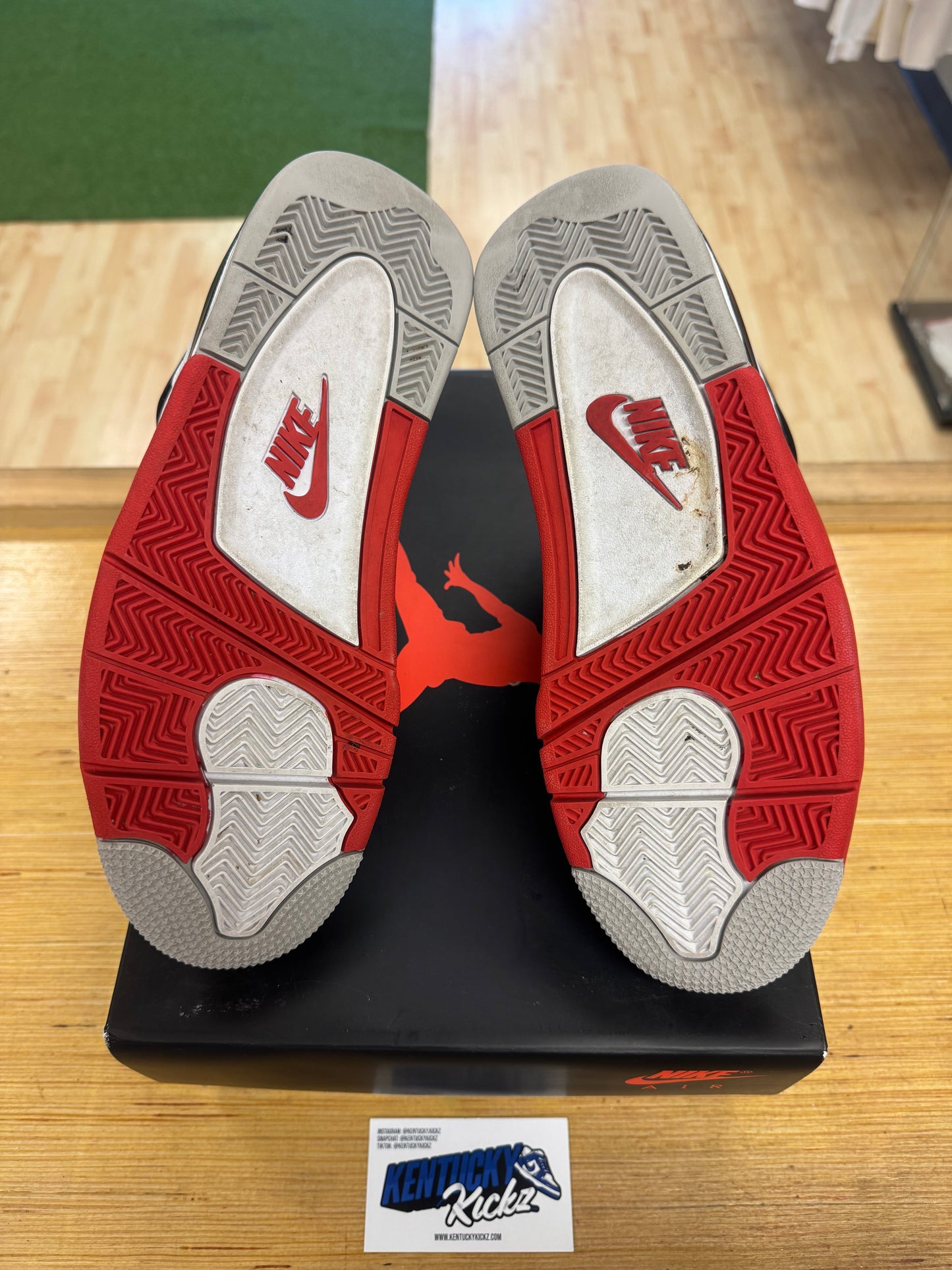 Jordan 4 Retro “Fire Red” 2020 (Sz 9)