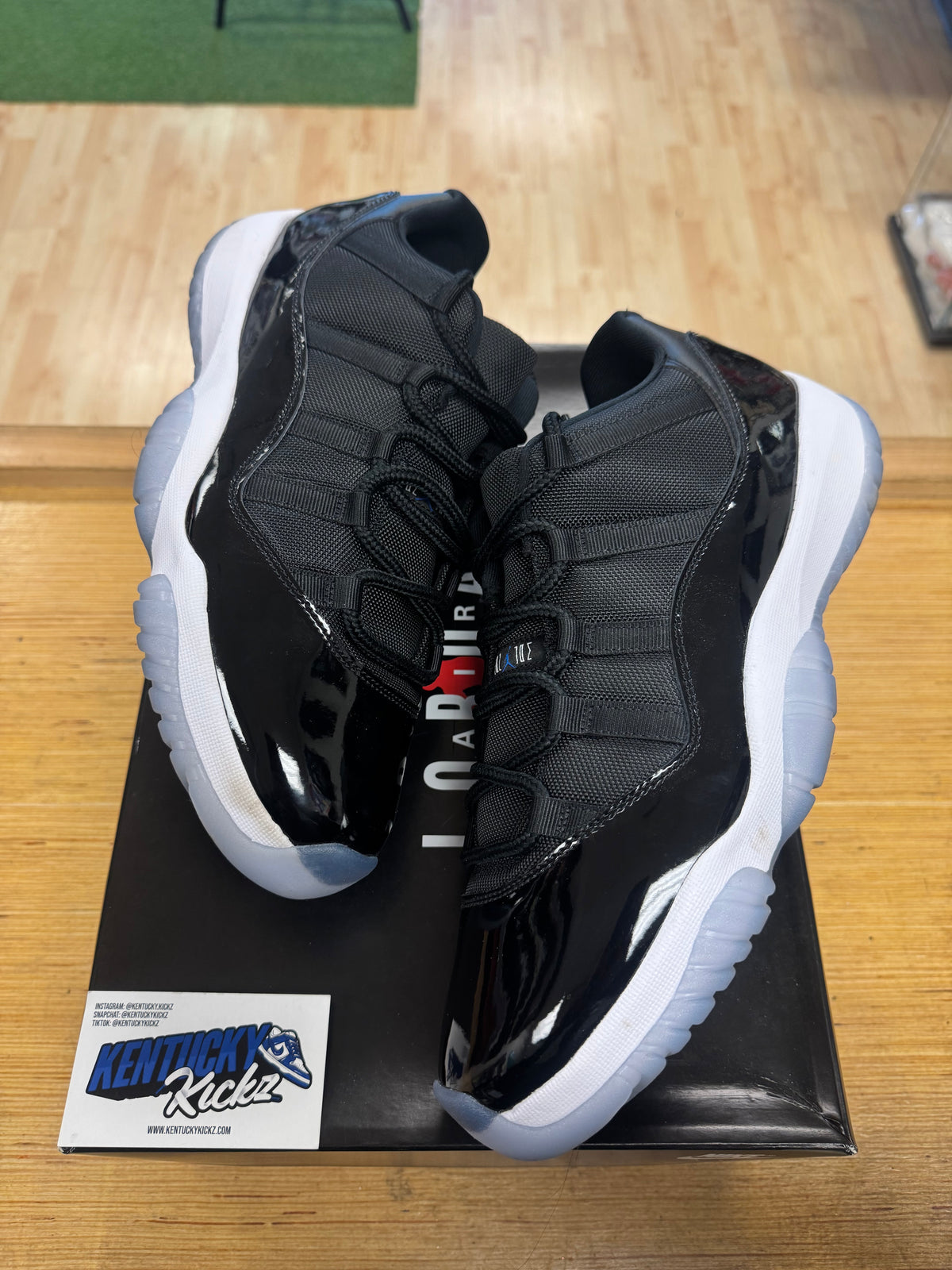 Jordan 11 Low “Space Jam” (Sz 12)