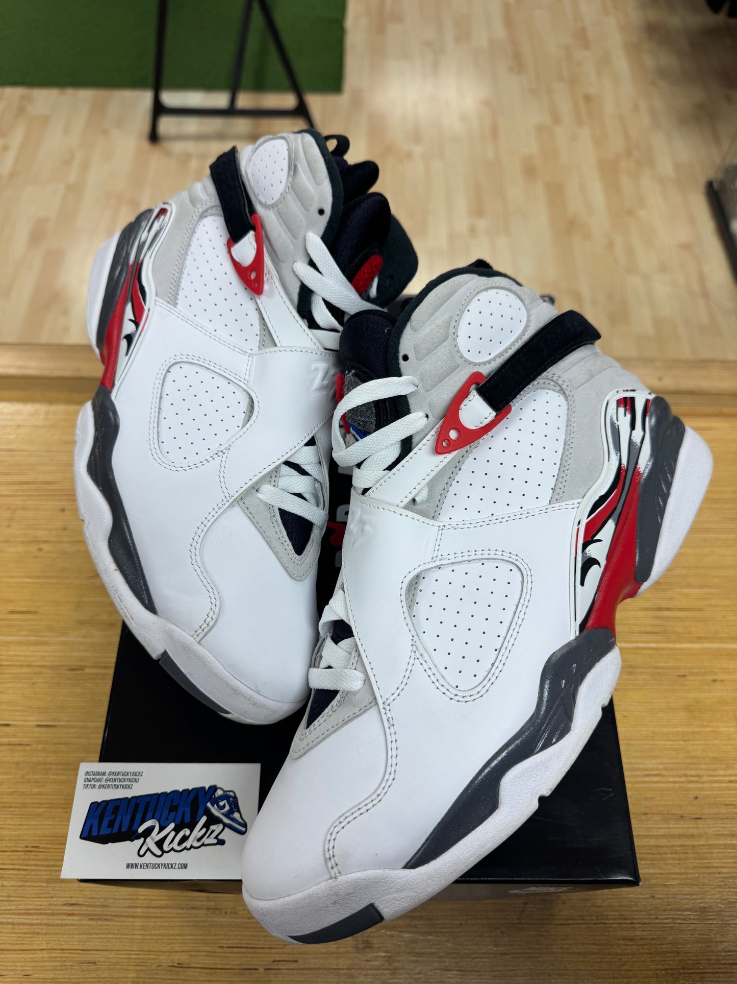 Jordan 8 Retro “White True Red” 2025 (Sz 11)