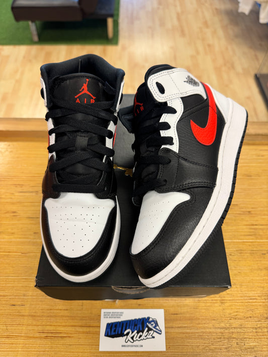 Jordan 1 Mid “White Black Chile Red” (Sz 5.5Y)