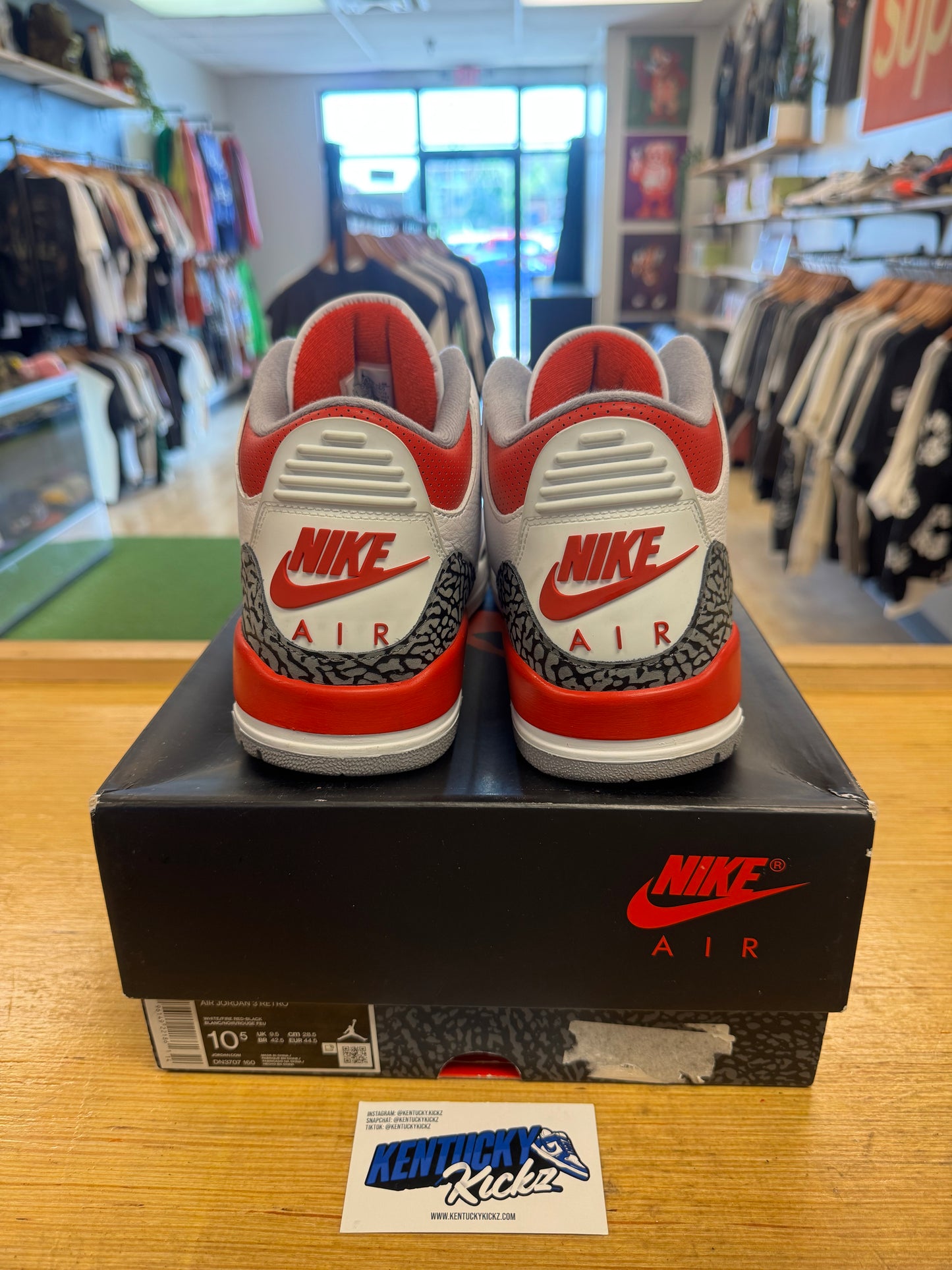 Jordan 3 Retro “Fire Red” 2022 (Sz 10.5)
