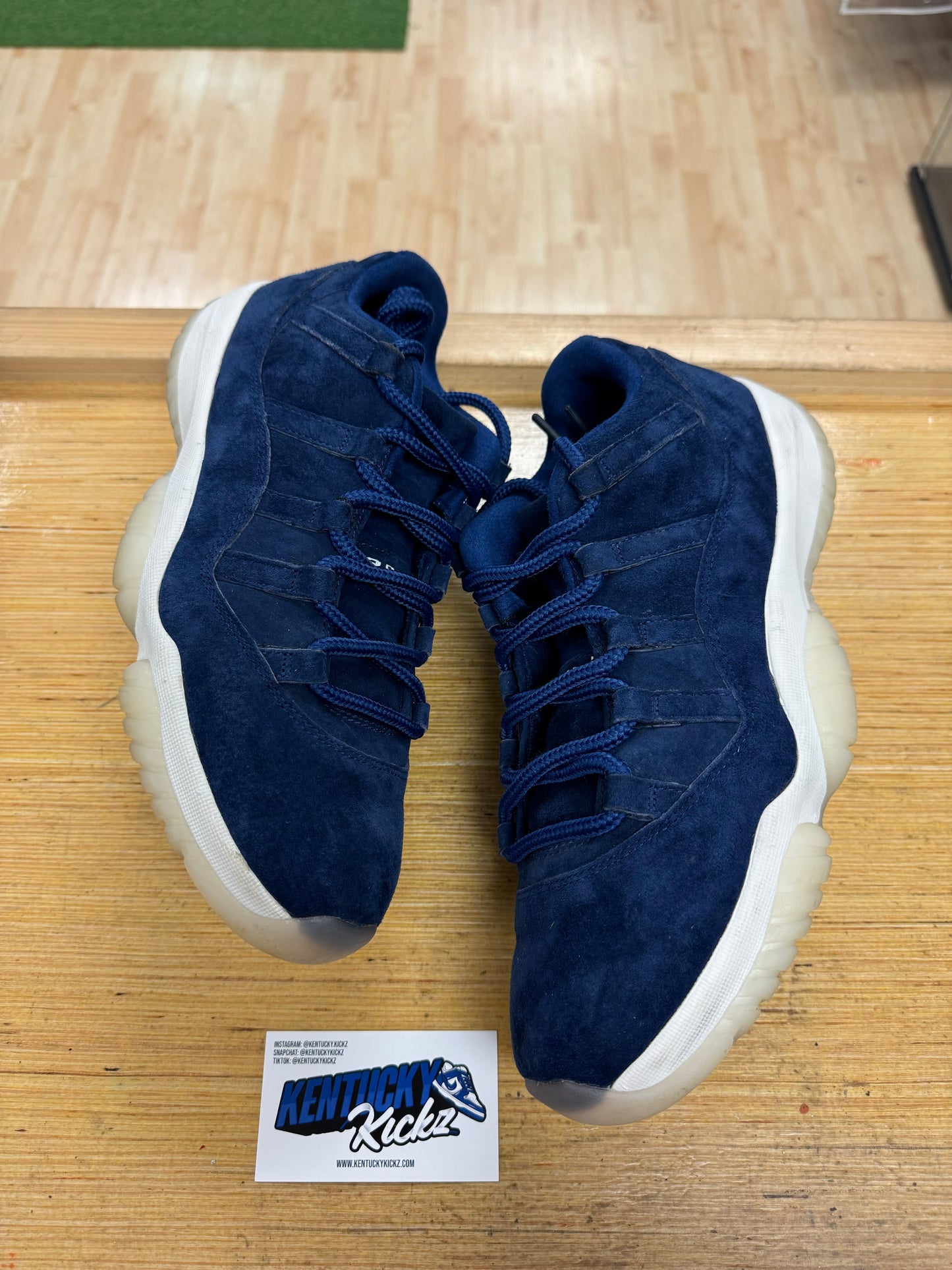 Jordan 11 Low Retro “Derek Jeter RE2PECT” (Sz 11) (USED/NO BOX)