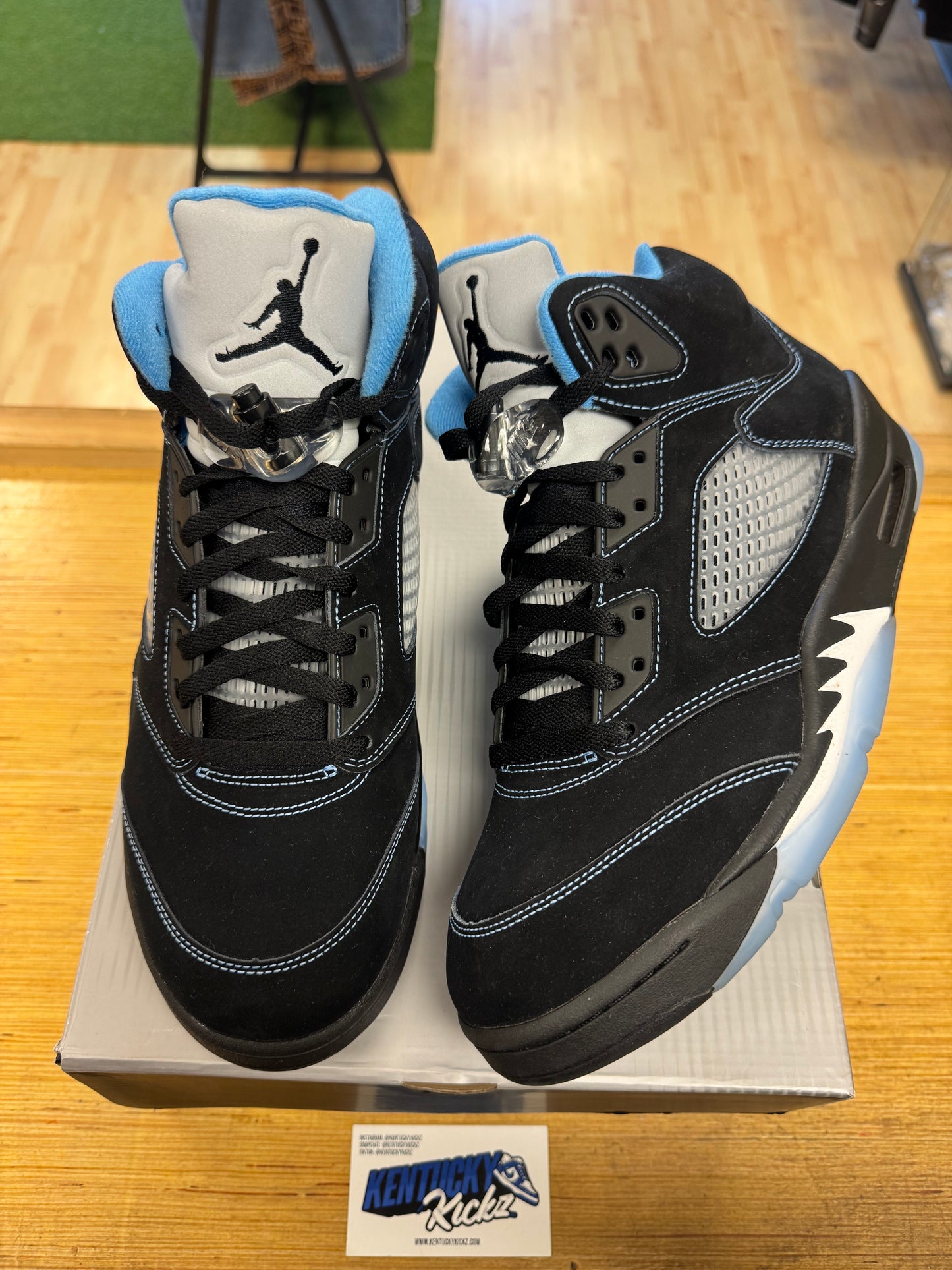 Jordan 5 Retro “Black University Blue” 2026 (Sz 10.5)