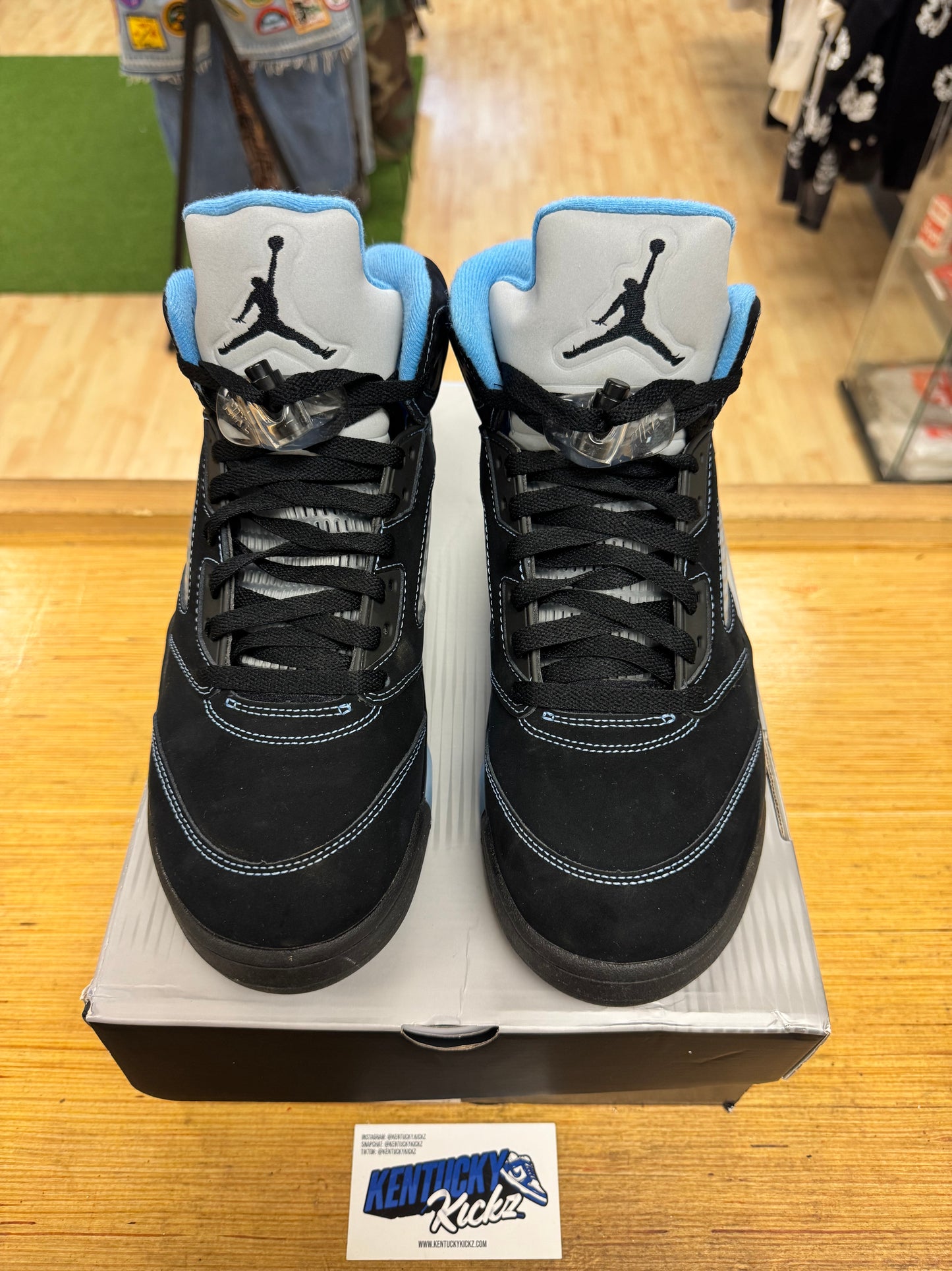 Jordan 5 Retro “Black University Blue” 2026 (Sz 9.5)