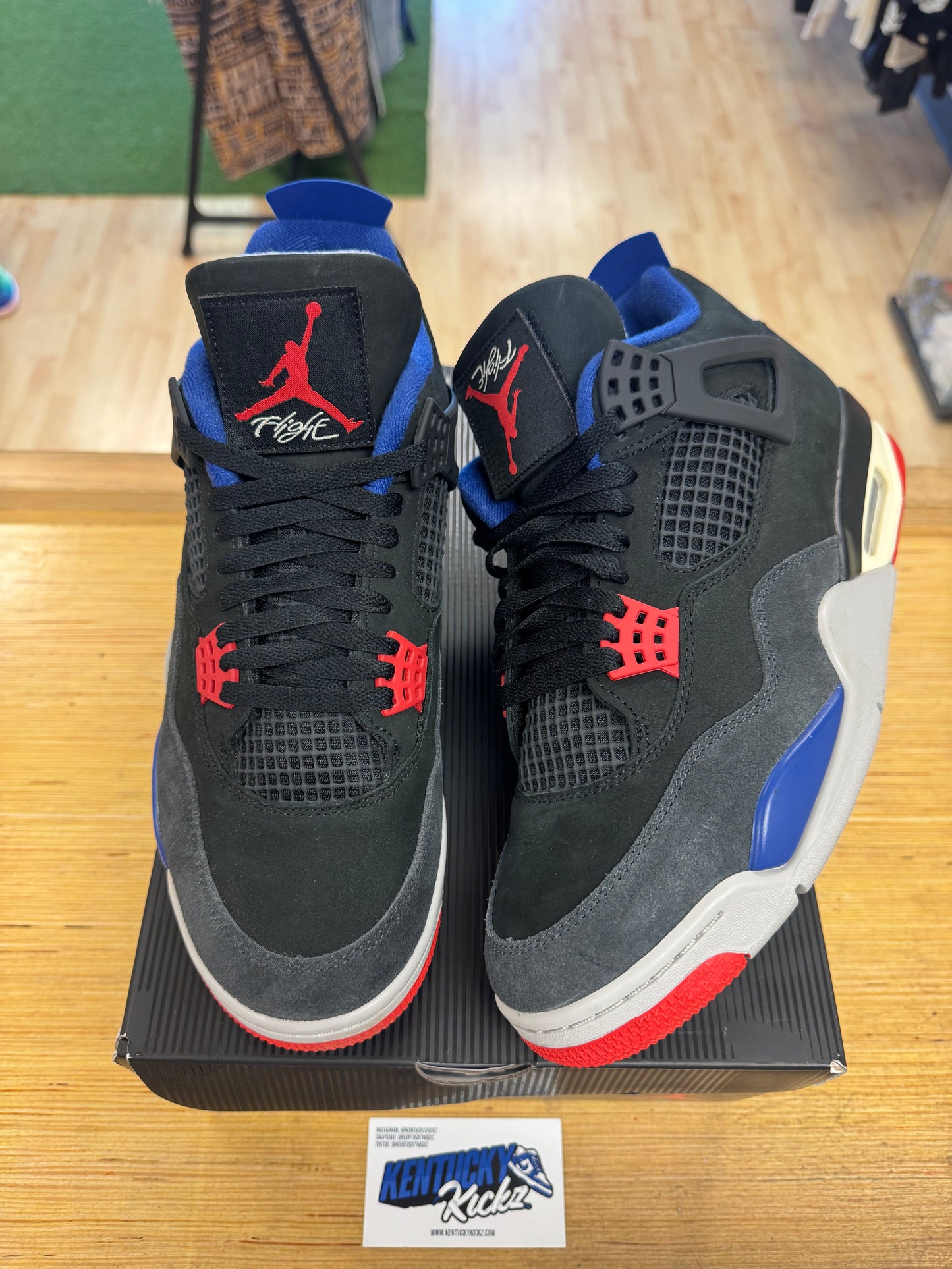 Jordan 4 Retro “Rare Air” (Sz 10.5)