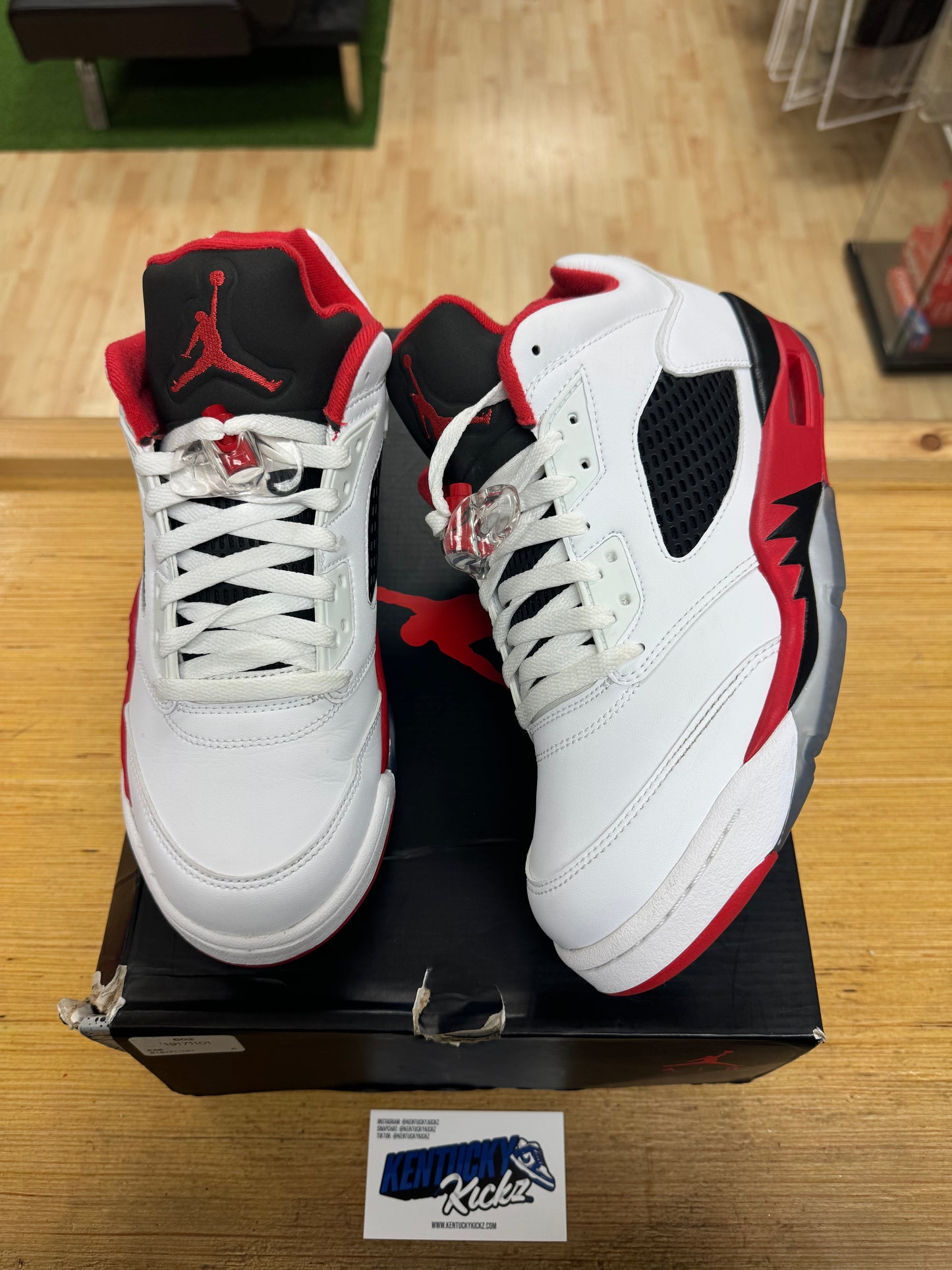 Jordan 5 Low “Fire Red” 2016 (Sz 9.5)