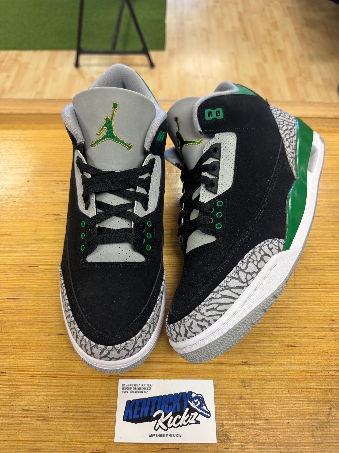 Jordan 3 Retro “Pine Green” (Sz 10.5)