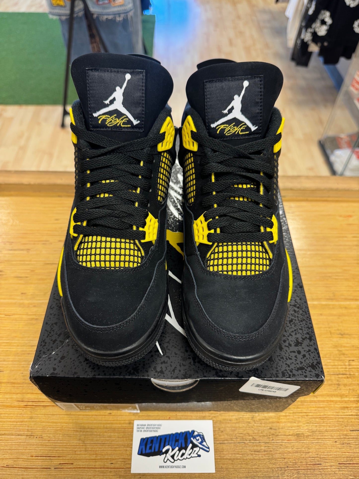 Jordan 4 Retro “Thunder” (Sz 10)