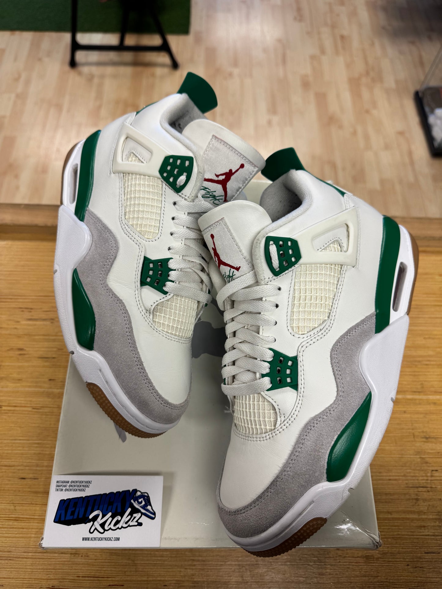 Jordan 4 Retro SB “Pine Green” (Sz 9.5)