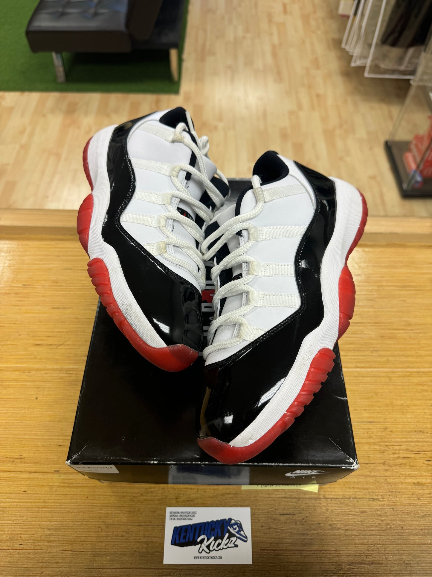 Jordan 11 Low “Concord Bred” (Sz 10.5)