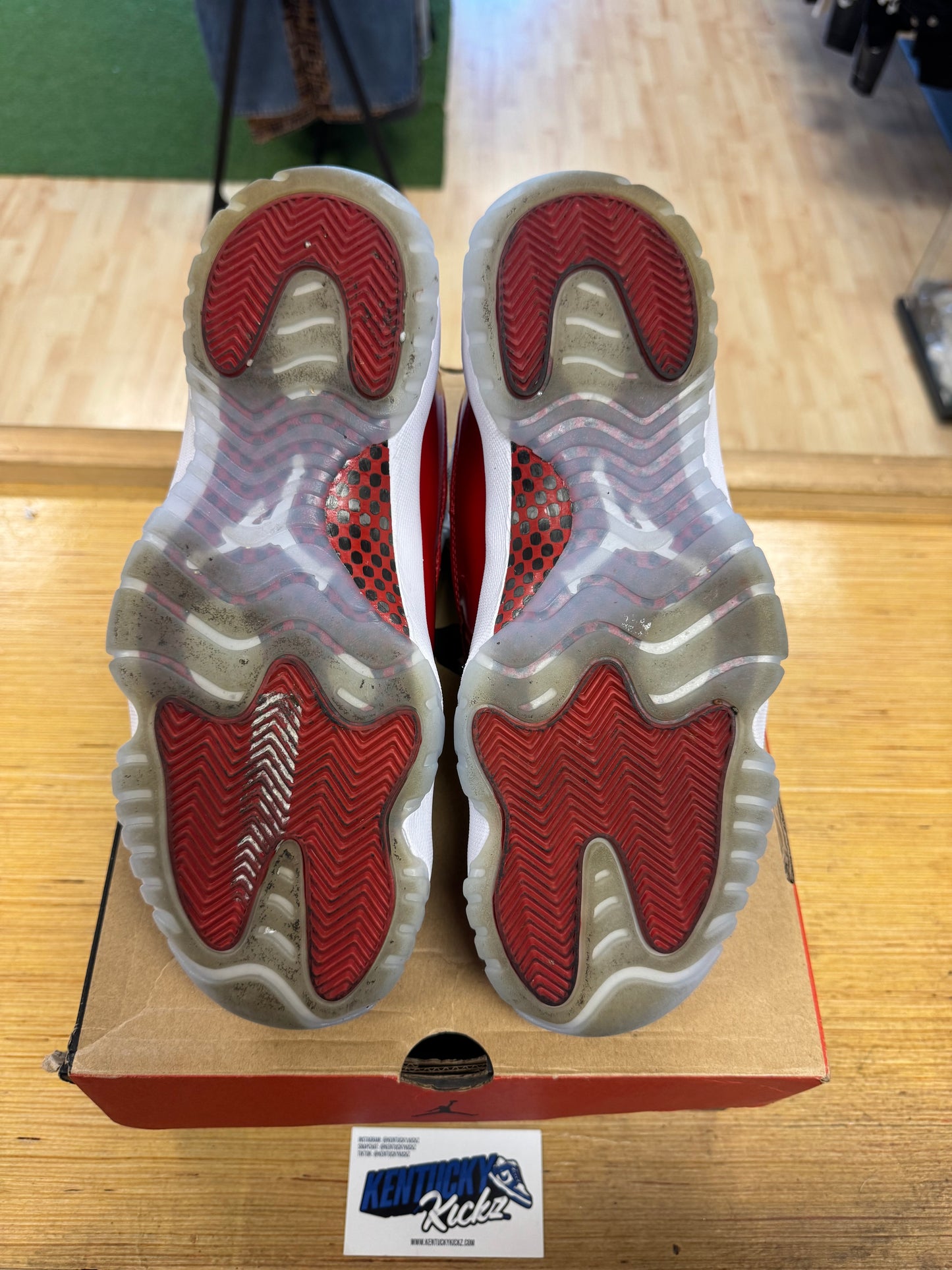 Jordan 11 Retro “Cherry” 2022 (Sz 10.5)