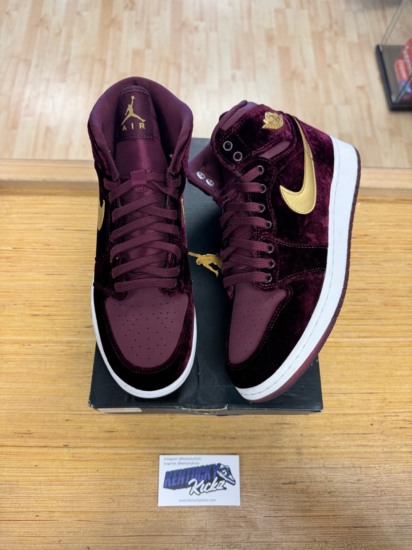 Jordan 1 Retro “Heiress Night Maroon” (Sz 7Y) (USED 1x)