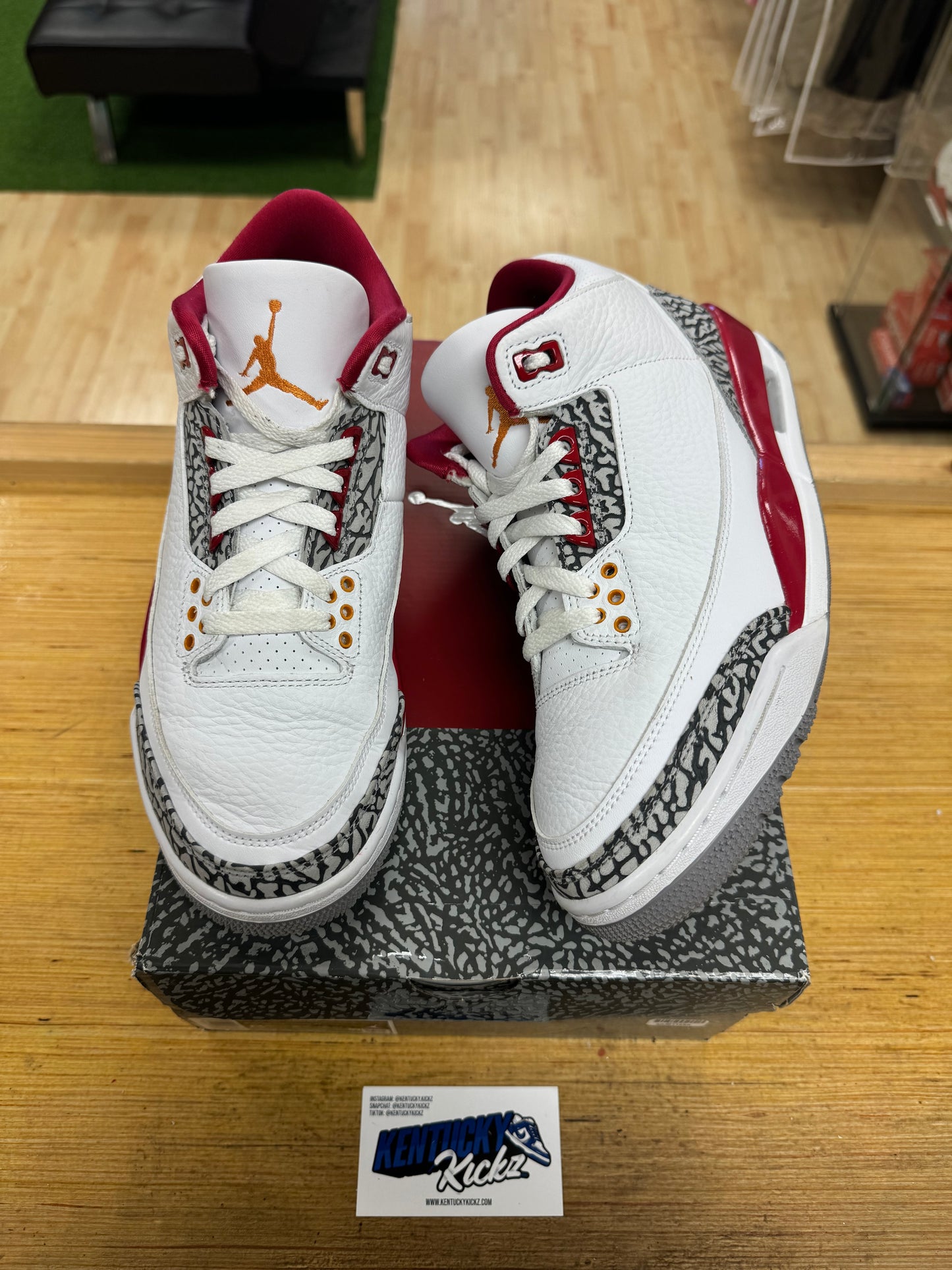 Jordan 3 Retro “Cardinal” (Sz 8.5)