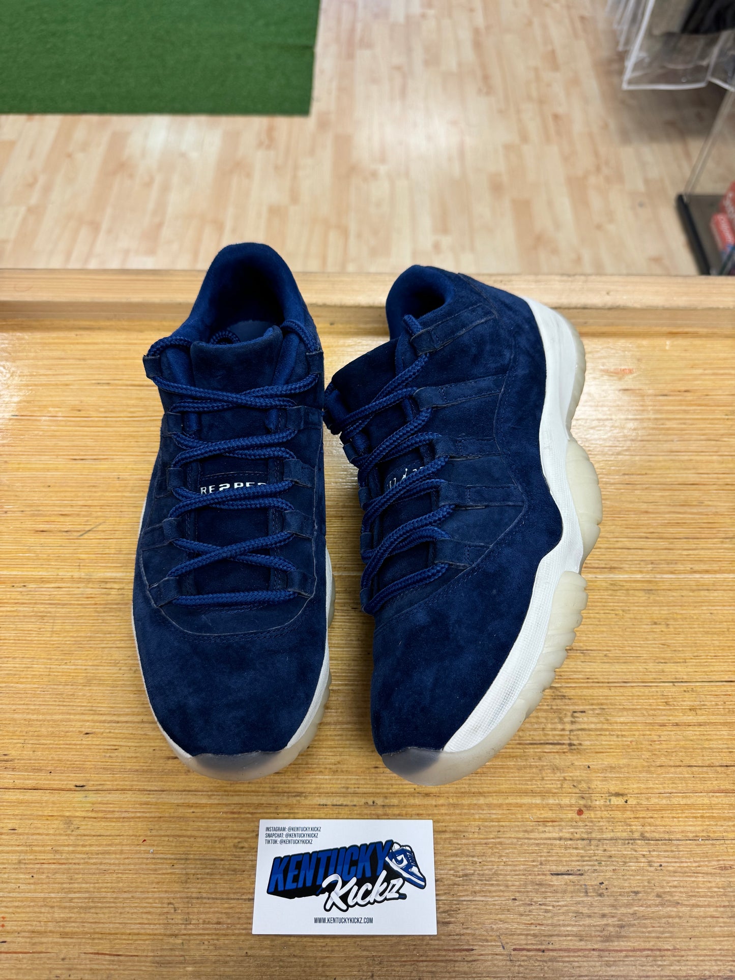 Jordan 11 Low Retro “Derek Jeter RE2PECT” (Sz 11) (USED/NO BOX)