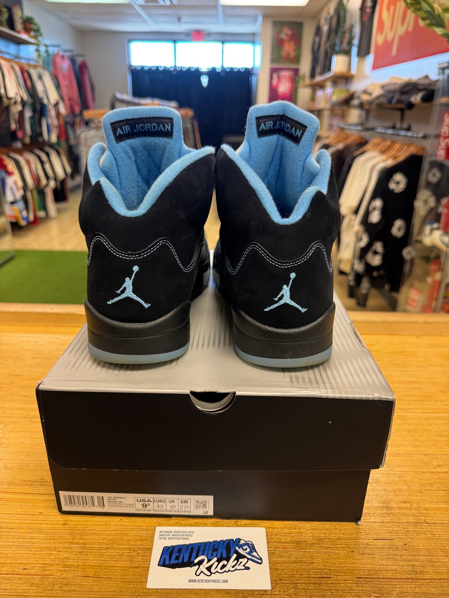Jordan 5 Retro “Black University Blue” 2026 (Sz 9.5)