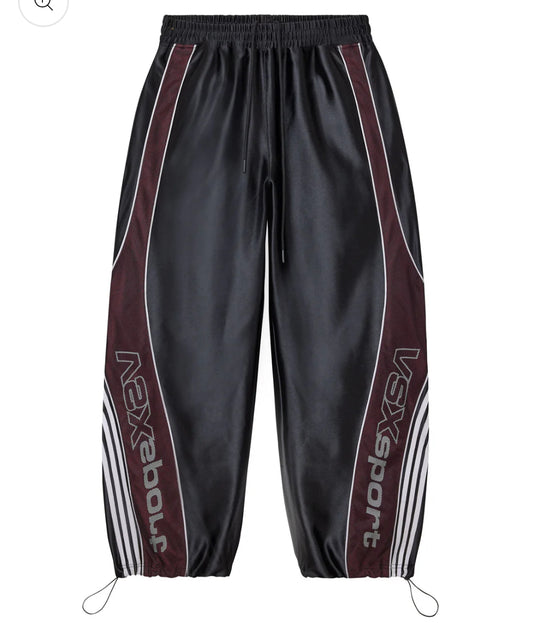 “VALE” IRONMAN SWEATS (BLACK)