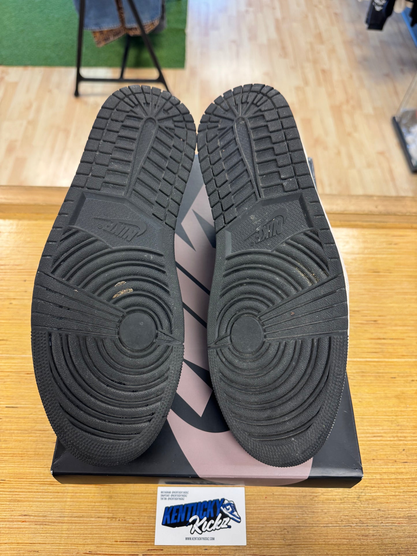 Jordan 1 Retro Low OG “Mocha” (Sz 12)