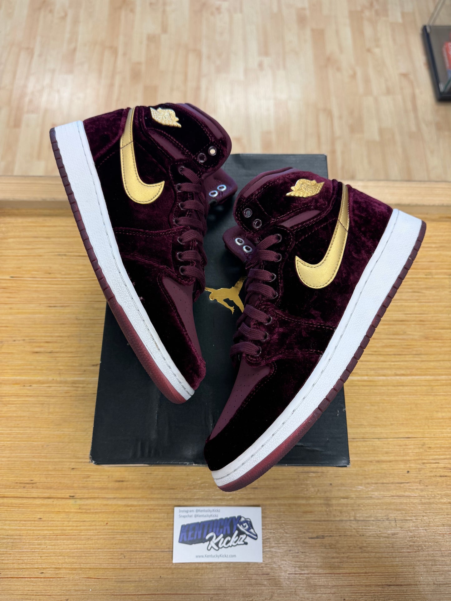 Jordan 1 Retro “Heiress Night Maroon” (Sz 7Y) (USED 1x)