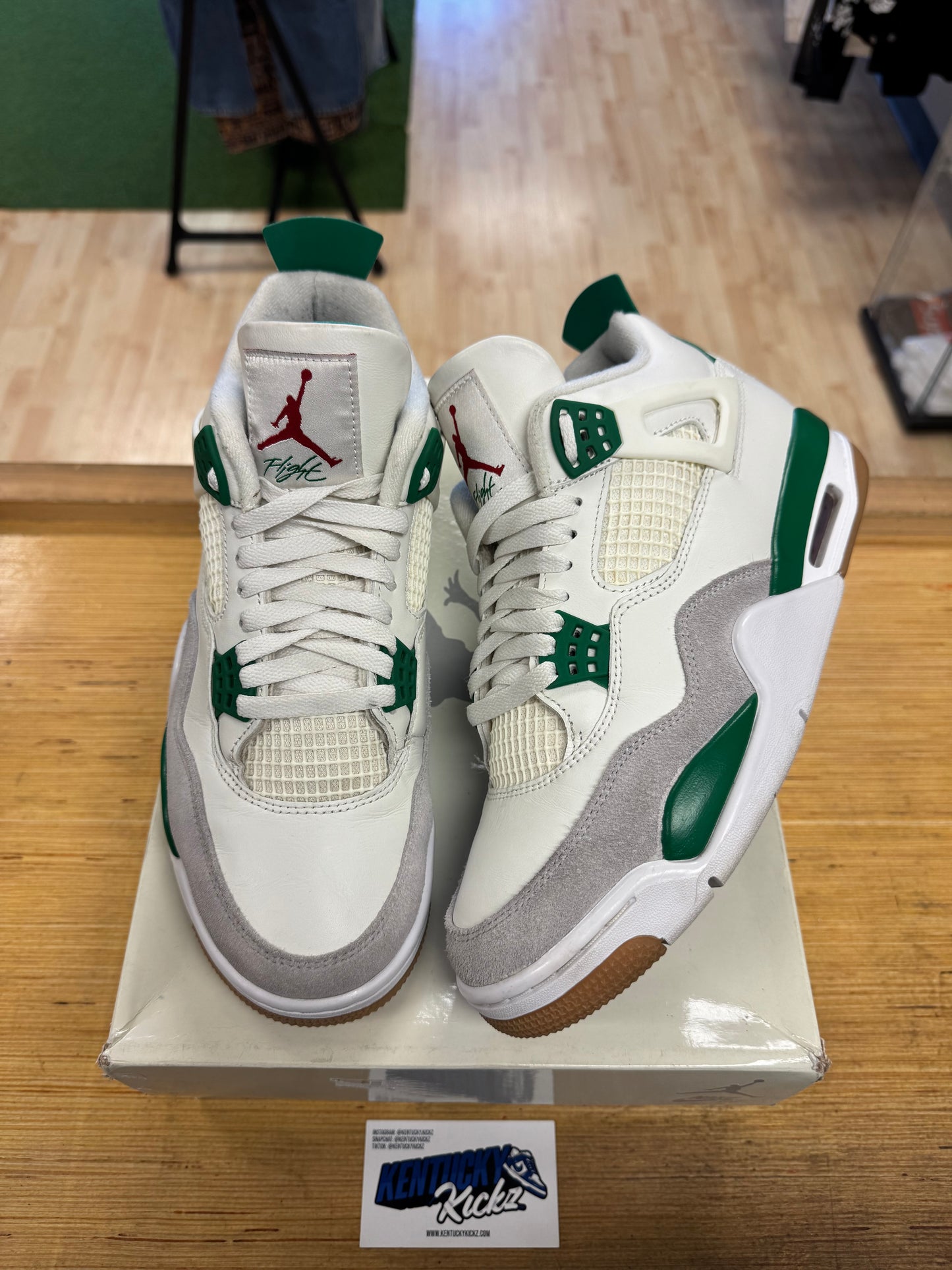 Jordan 4 Retro SB “Pine Green” (Sz 9.5)