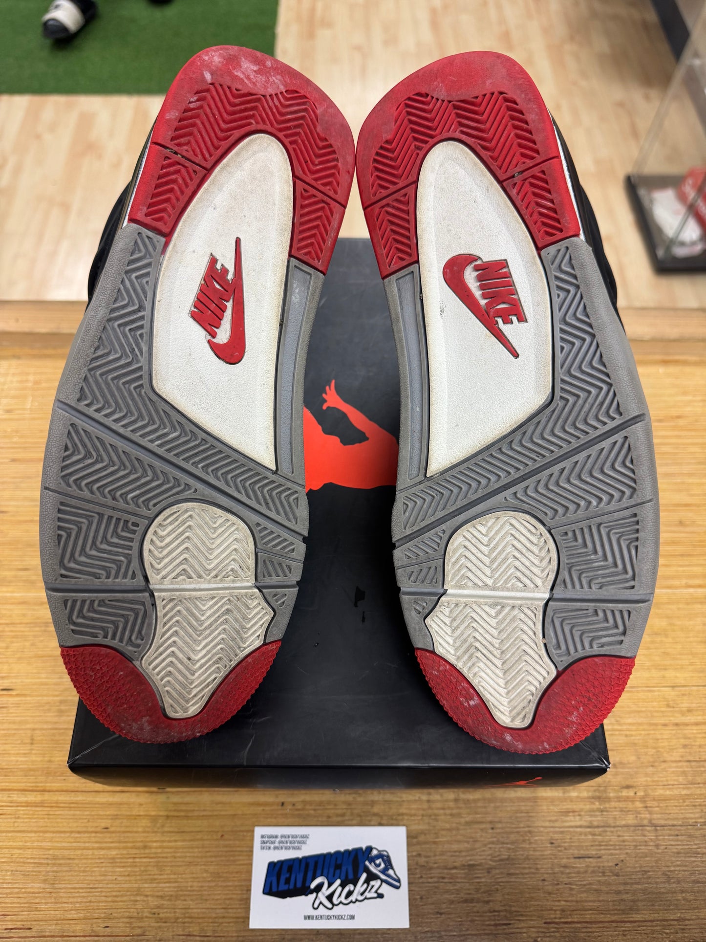 Jordan 4 Retro “Bred” 2019 (Sz 10.5)