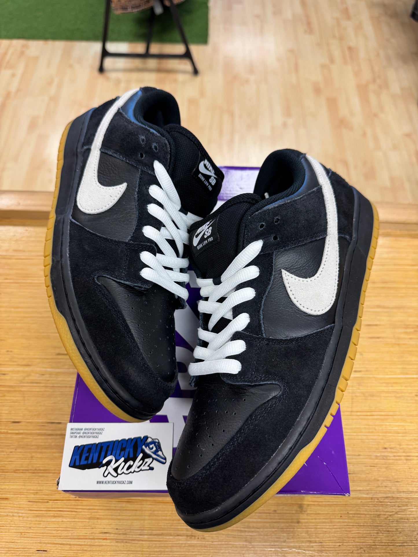 SB Dunk Low “Black White Gum” (Sz 12)