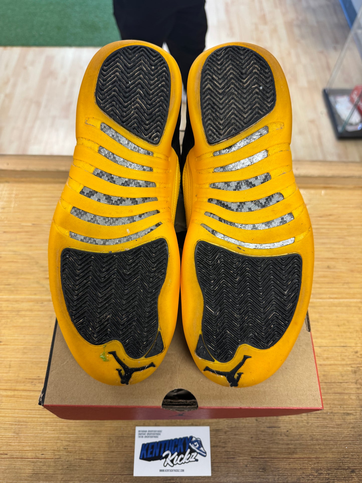Jordan 12 Retro “University Gold” (Sz 10)