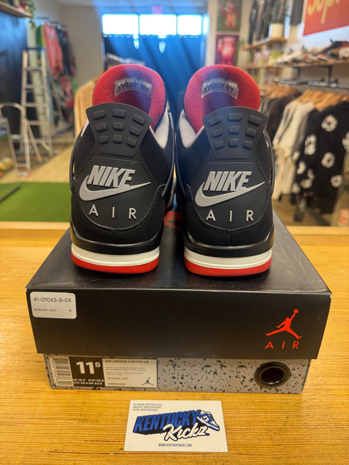 Jordan 4 Retro “Bred” 2019 (Sz 11.5)