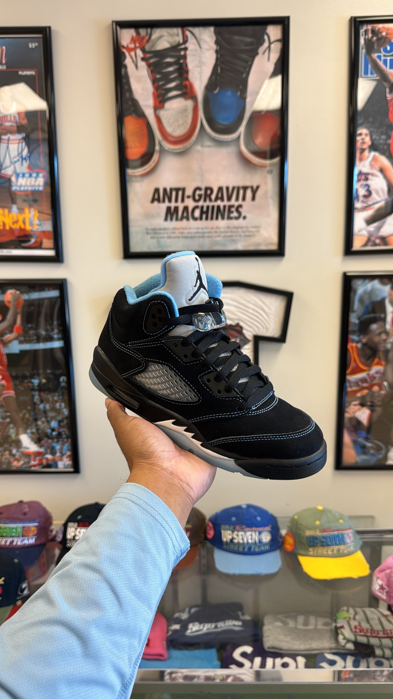 Jordan 5 Retro “Black University Blue” 2026 (Sz 6Y)