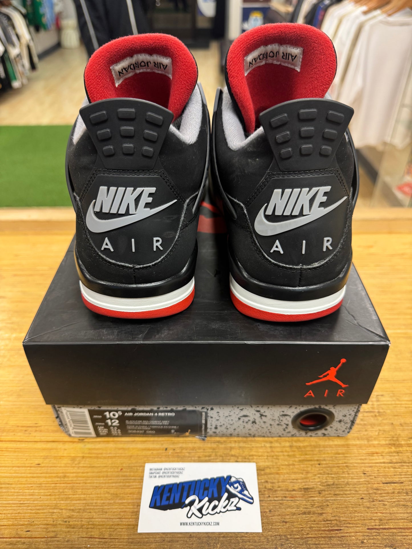 Jordan 4 Retro “Bred” 2019 (Sz 10.5)